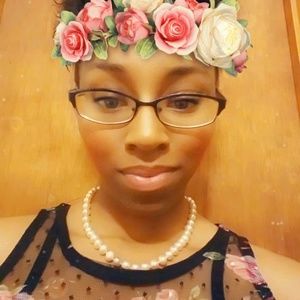 Meet your Posher, Desiree